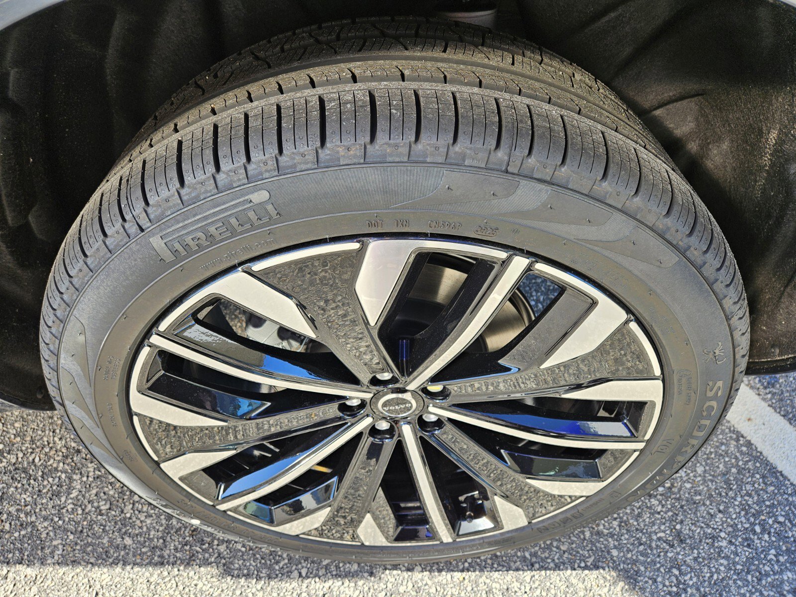 New 2026 Volvo XC90 B6 Ultra w/ Protection Package Premier AWD/4WD image 11