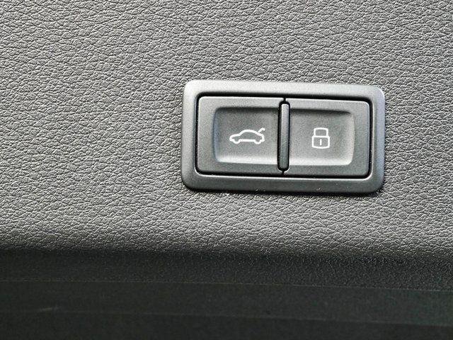 Used 2024 Audi Q8 e-tron Premium Plus AWD/4WD image 29