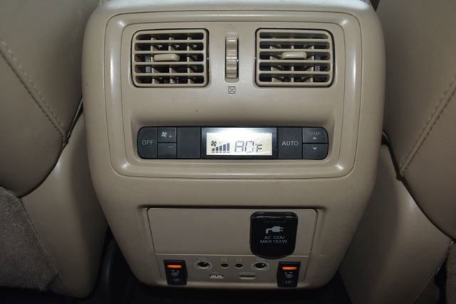 Used 2017 Nissan Pathfinder Platinum w/ Family Entertainment Package image 43