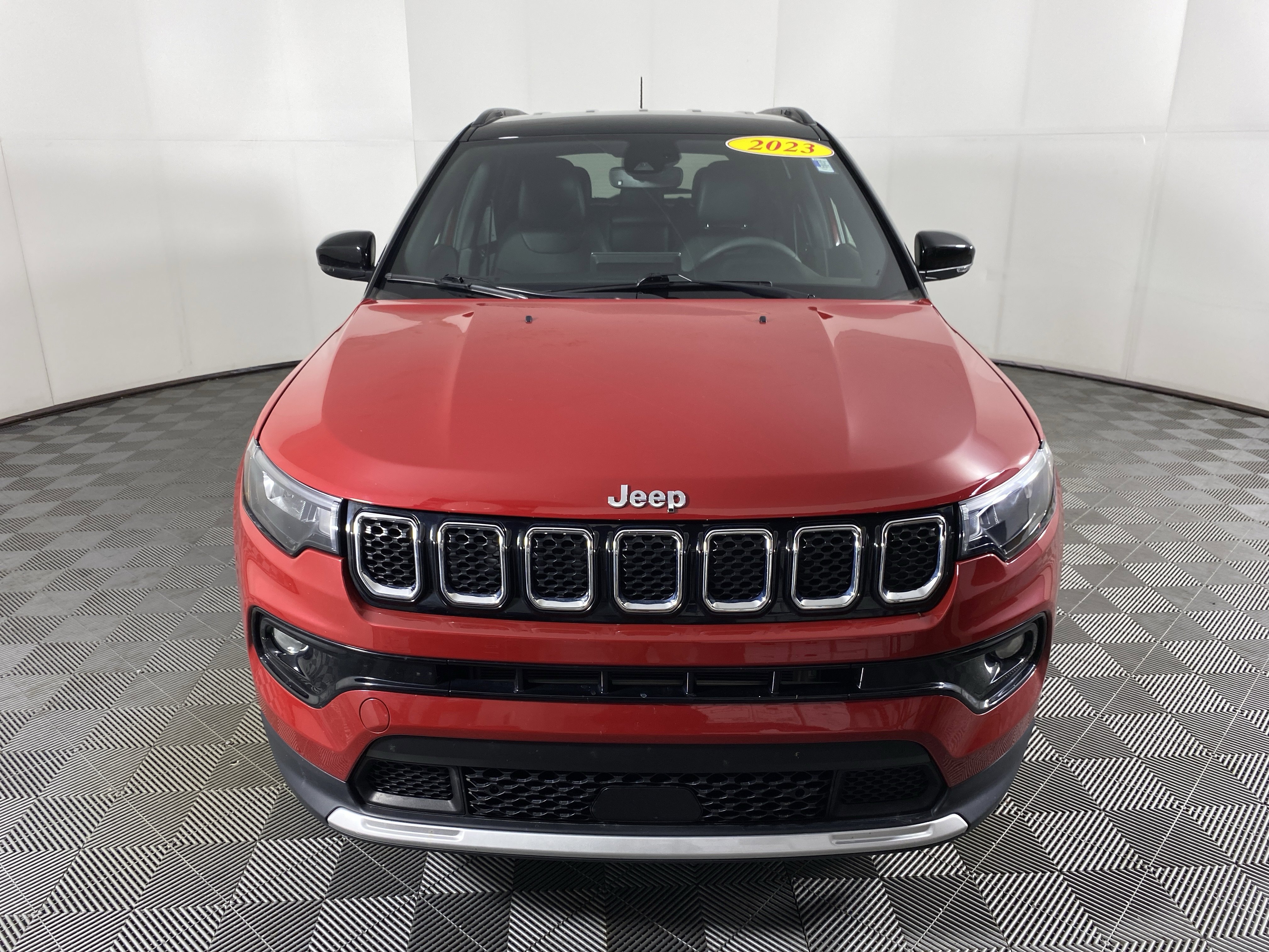 Used 2023 Jeep Compass Limited image 12