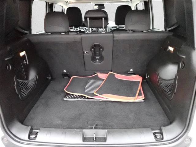 Used 2017 Jeep Renegade Trailhawk AWD/4WD image 8