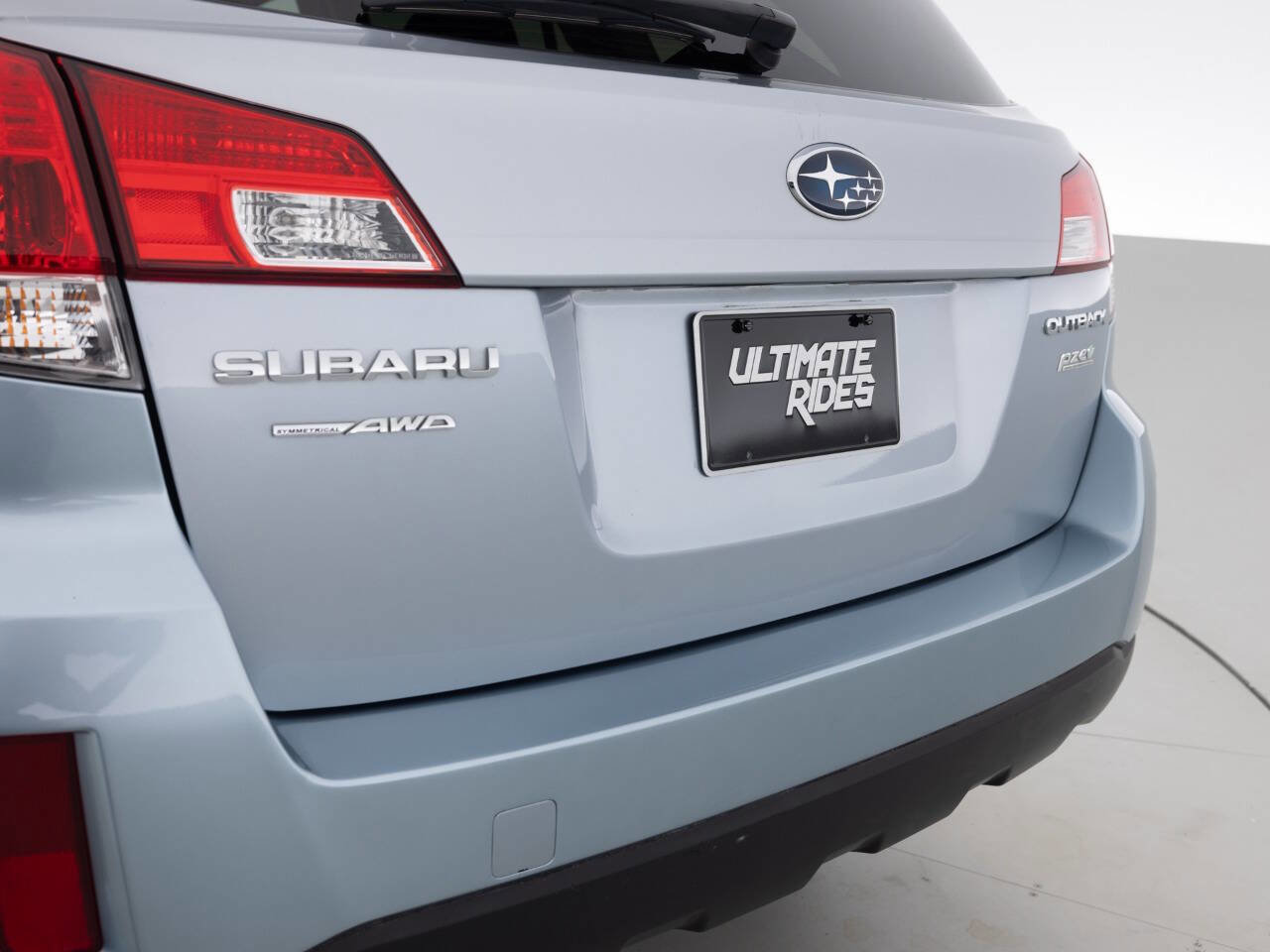 Used 2014 Subaru Outback 2.5i Premium AWD/4WD image 16