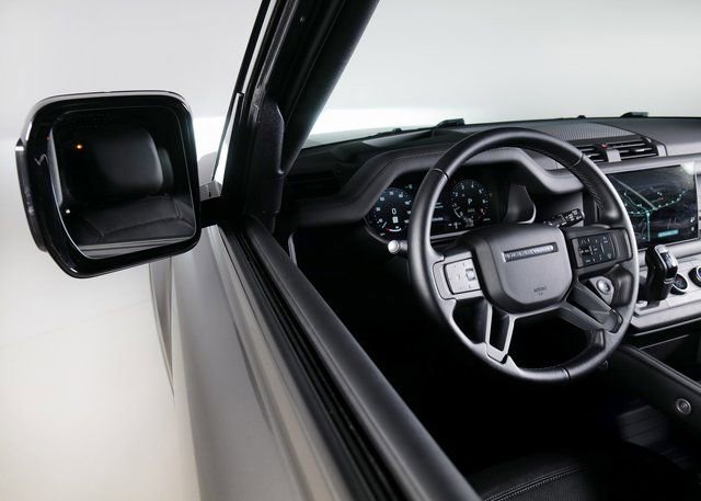 Used 2025 Land Rover Defender 110 S image 23