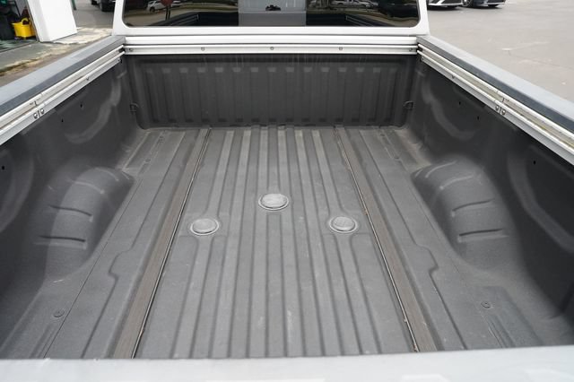 Used 2016 Nissan Titan SL AWD/4WD image 23