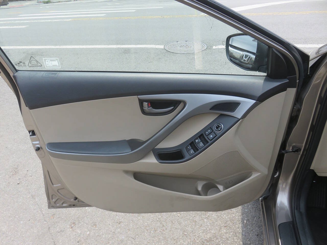 Used 2016 Hyundai Elantra SE FWD image 22