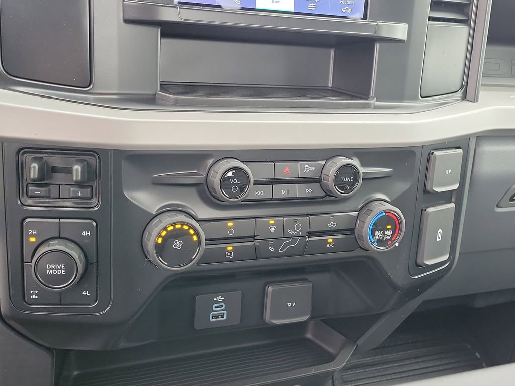 New 2026 Ford F250 XL w/ XL Off-Road Package image 30
