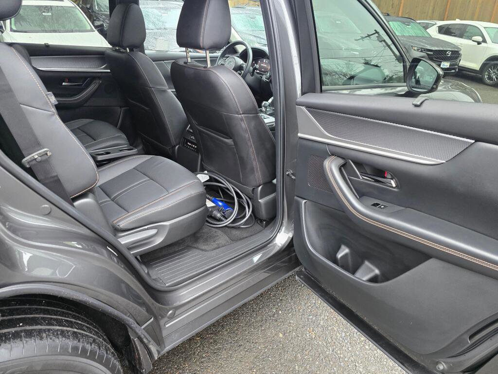 Certified 2024 MAZDA CX-90 Plug-In Hybrid w/ Preferred image 29