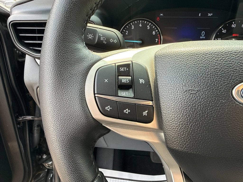 Used 2024 Ford Explorer XLT AWD/4WD image 26