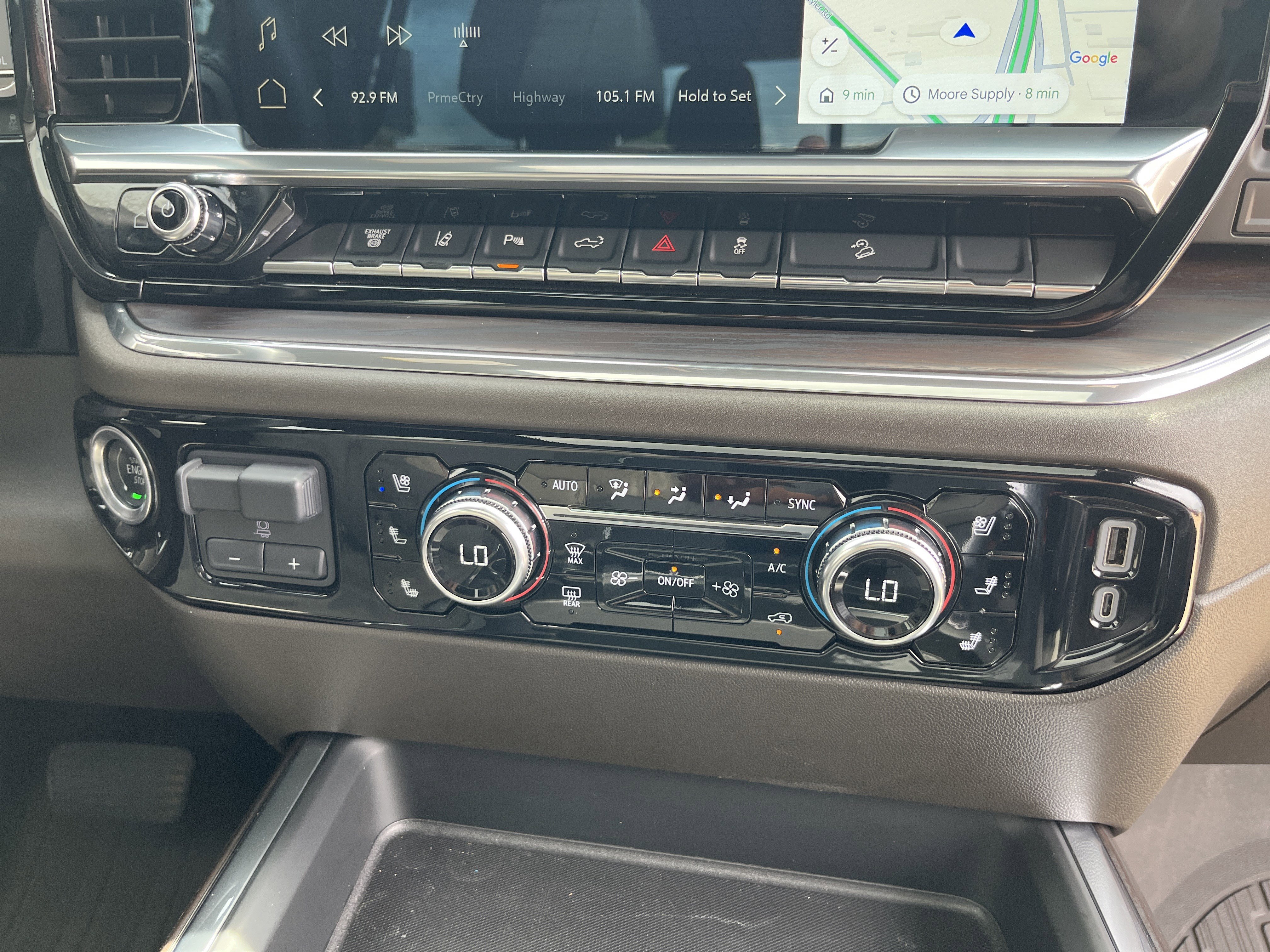 Used 2024 GMC Sierra 2500 SLT w/ SLT Premium Package image 20