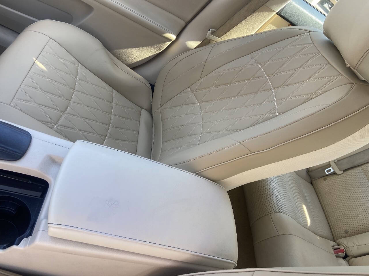 Used 2013 Lexus ES 300h w/ Luxury Pkg FWD image 9