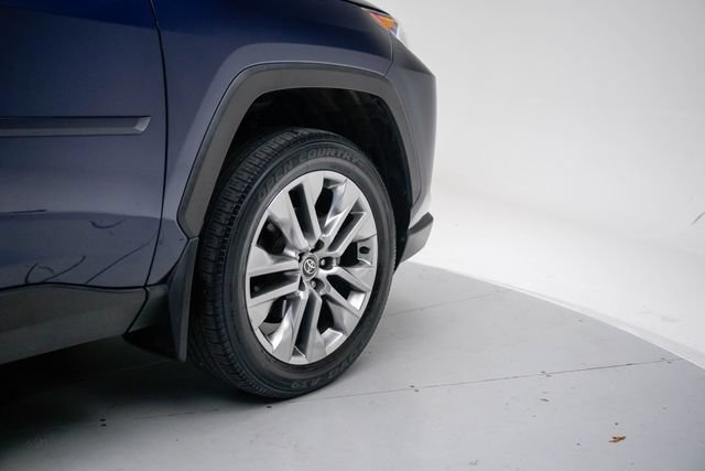Used 2021 Toyota RAV4 XLE Premium AWD/4WD image 8
