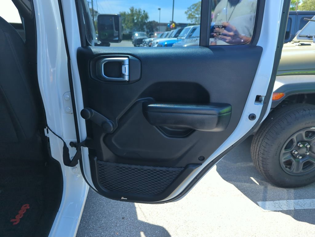Used 2019 Jeep Wrangler Unlimited Sport image 29