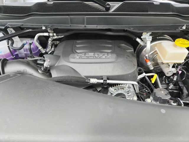 New 2026 RAM 2500 Laramie AWD/4WD image 17