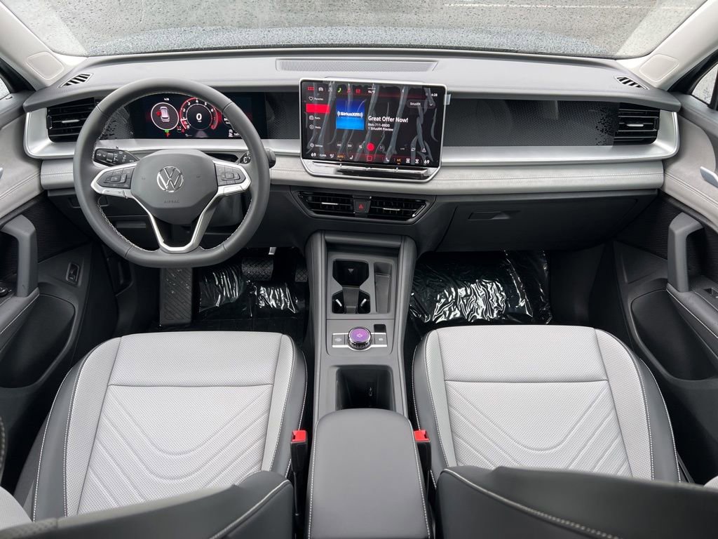 New 2026 Volkswagen Tiguan SE FWD image 25