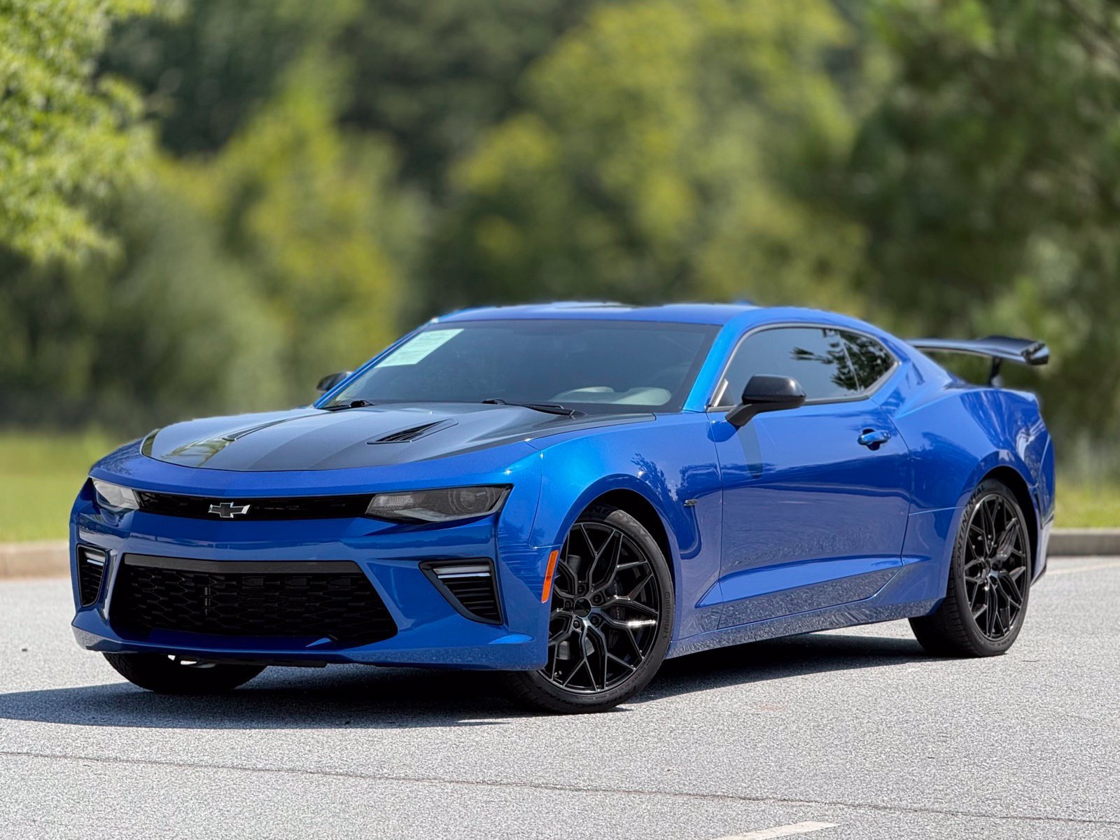 Used 2018 Chevrolet Camaro SS RWD image 8