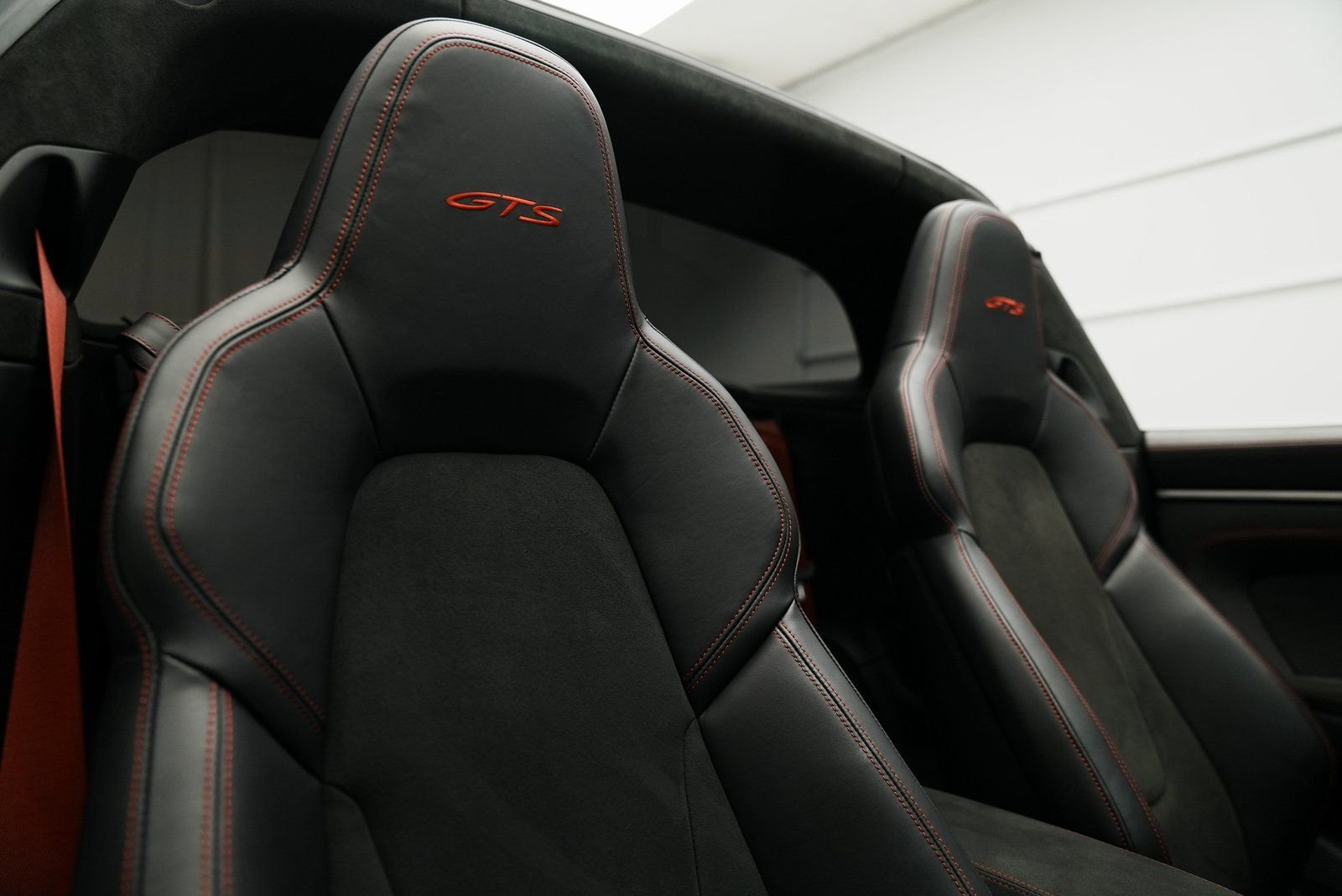 Used 2022 Porsche 911 Targa 4 GTS image 32