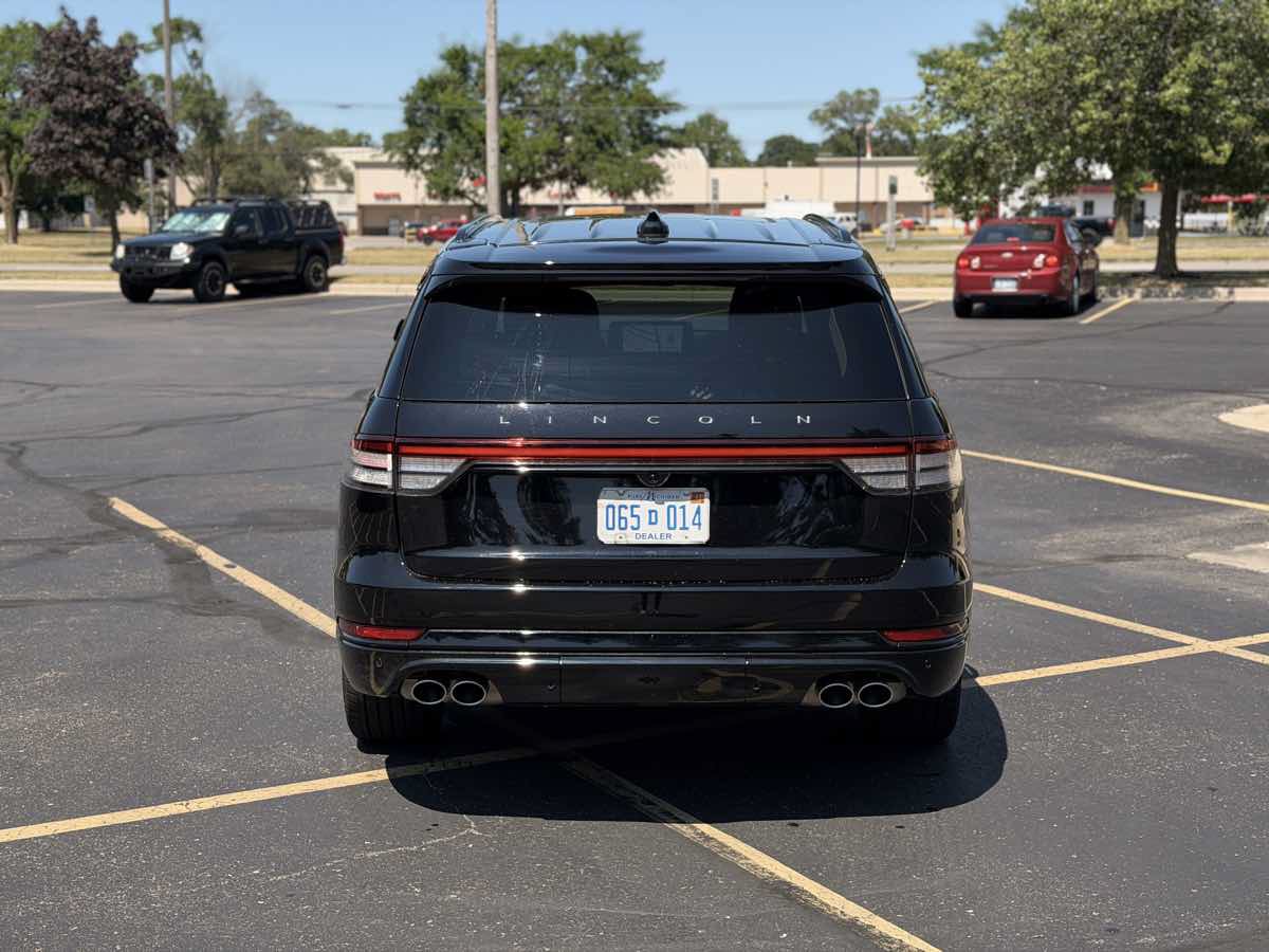 Used 2026 Lincoln Aviator Reserve AWD/4WD image 7