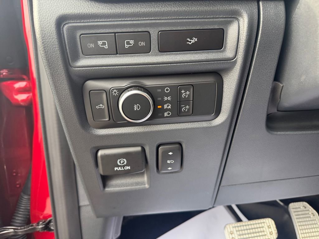 Used 2022 Ford F150 Lariat w/ Equipment Group 502A High image 19