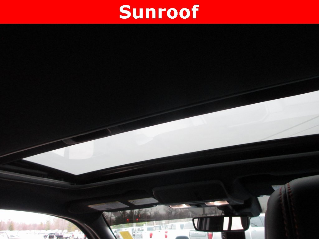 Used 2025 Nissan Frontier PRO-4X w/ Pro Premium Package image 16