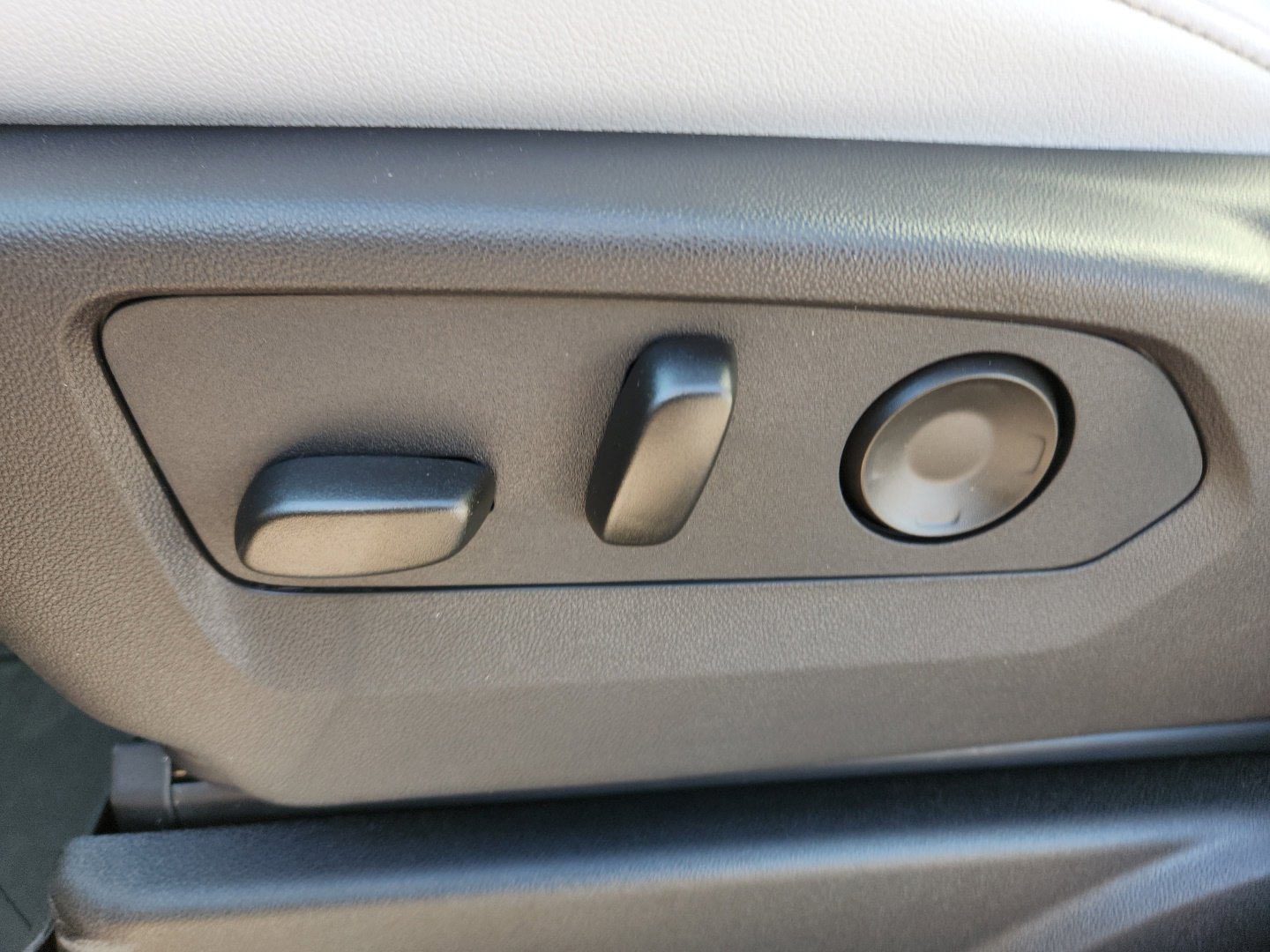 New 2026 Chevrolet Suburban Premier image 11