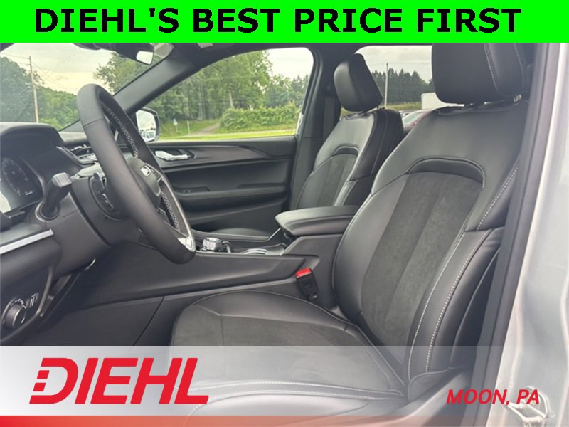 New 2025 Jeep Grand Cherokee L Altitude image 14