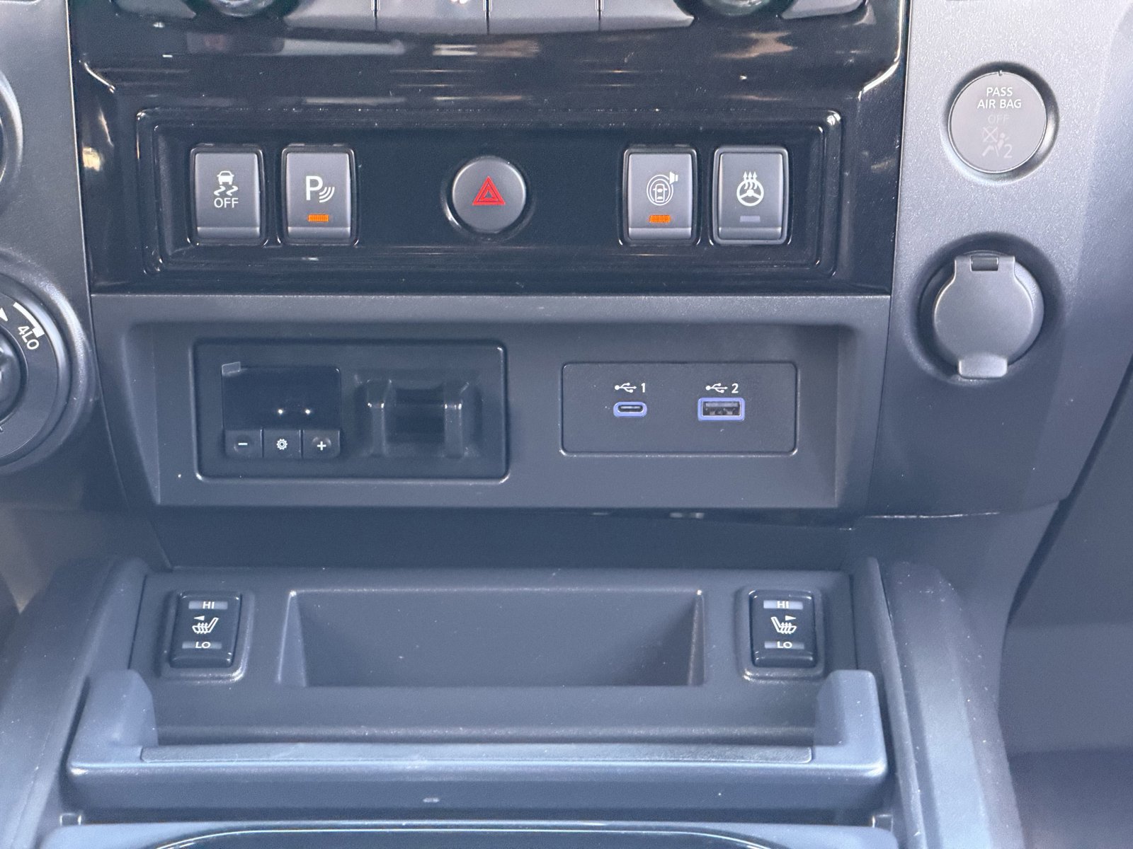 Used 2021 Nissan Titan PRO-4X w/ Pro-4x Convenience Package image 21