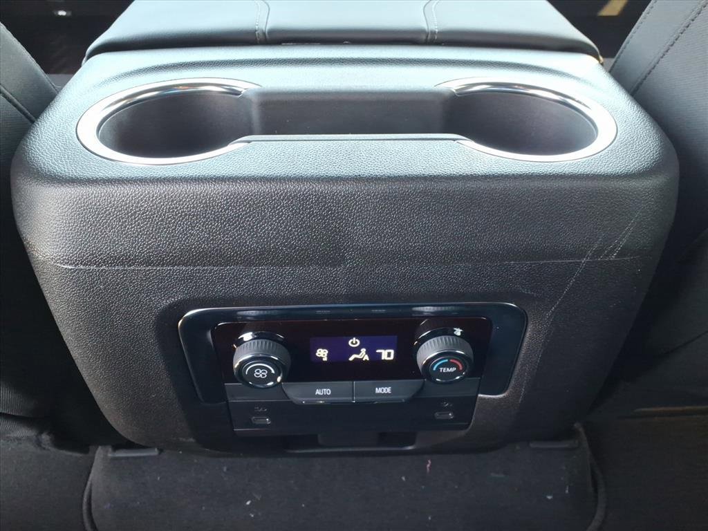 New 2026 Chevrolet Suburban LS image 13