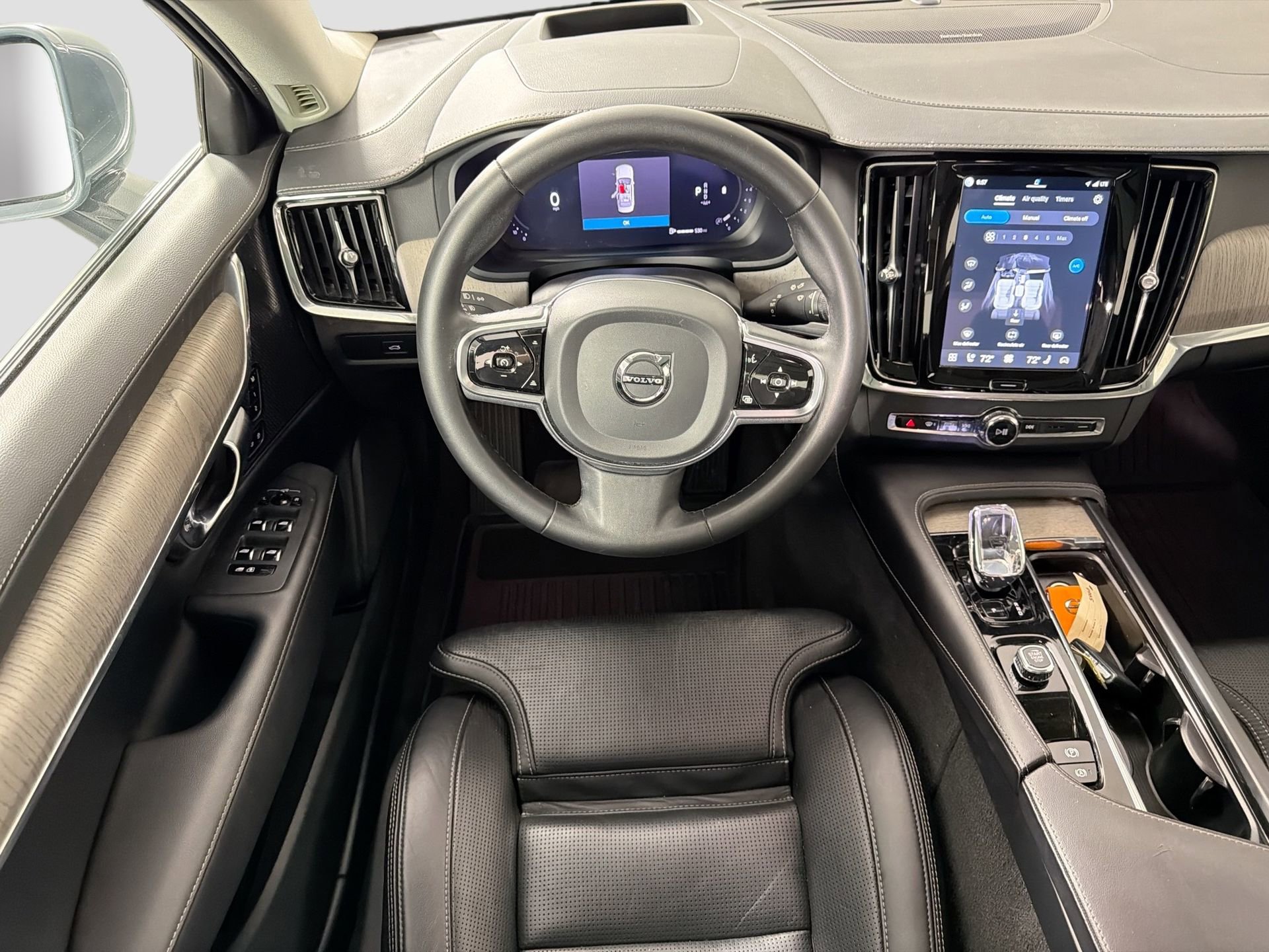 Used 2023 Volvo S90 B6 Ultimate w/ Protection Package Premier image 24