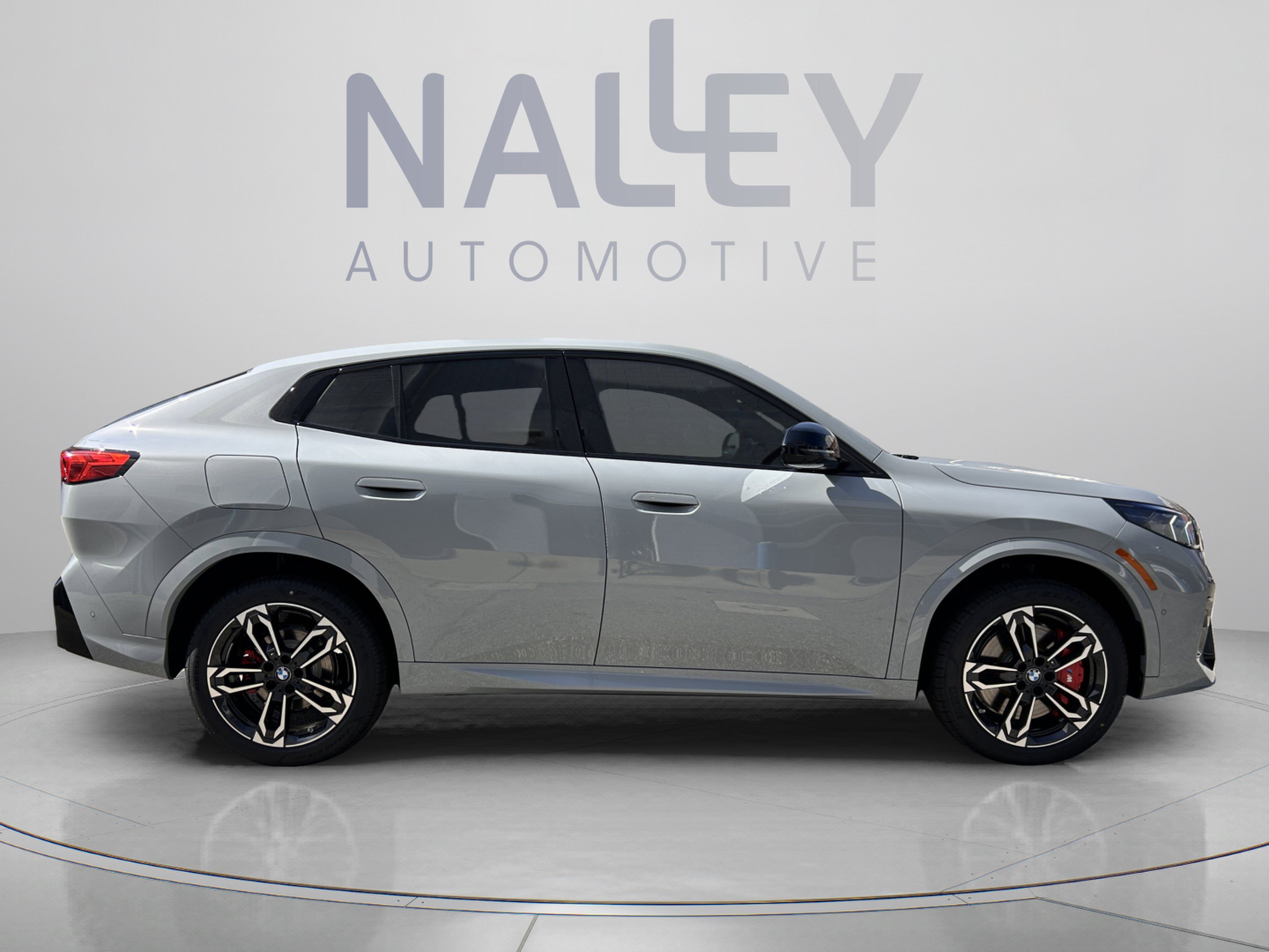 Used 2026 BMW X2 xDrive28i w/ Technology Package AWD/4WD image 4