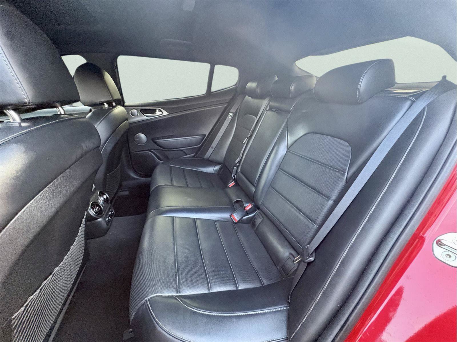 Used 2020 Kia Stinger GT2 RWD image 13
