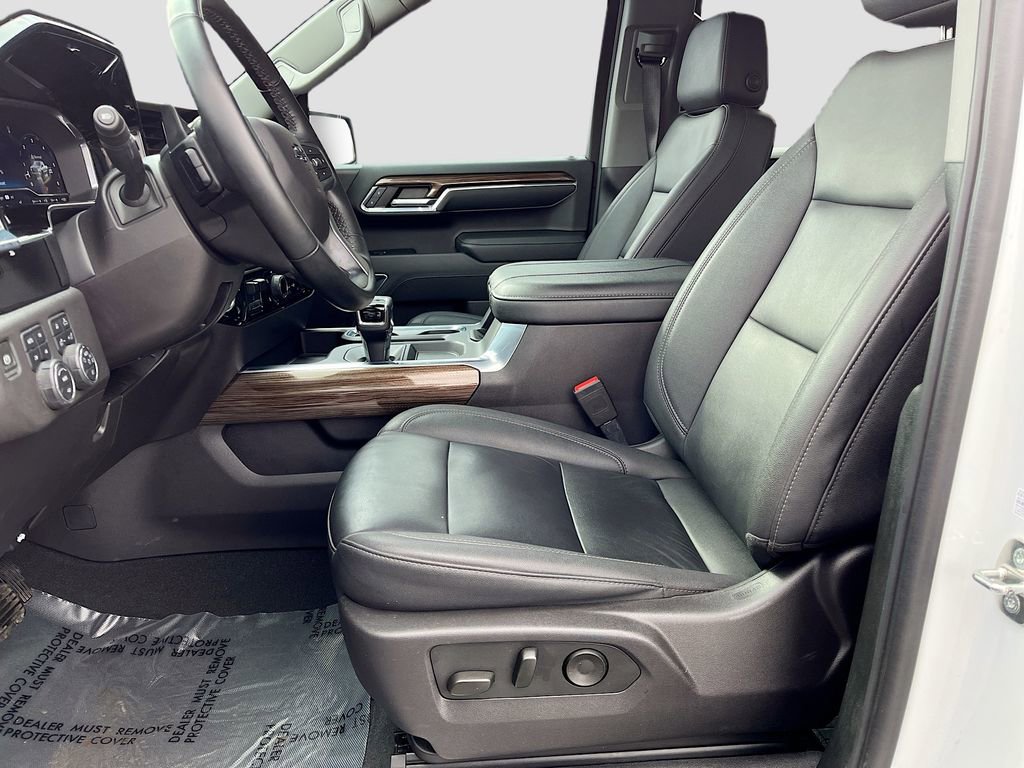 Used 2024 Chevrolet Silverado 1500 LT Trail Boss w/ Convenience Package II image 22