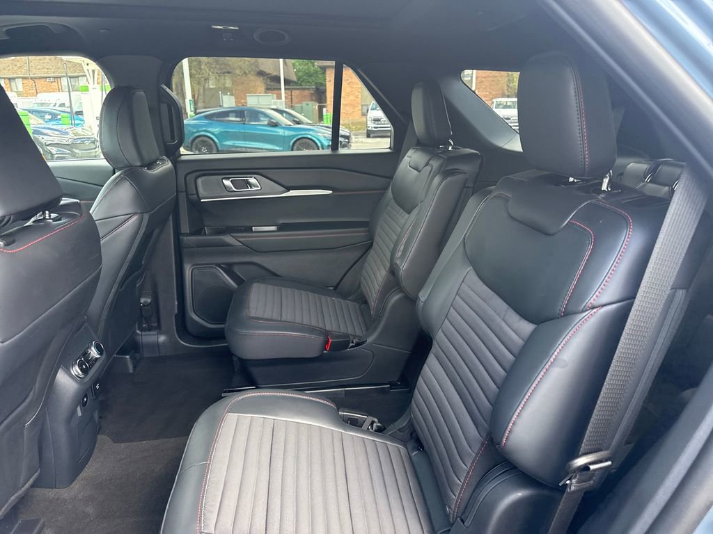 Used 2025 Ford Explorer ST-Line w/ Premium Package AWD/4WD image 22
