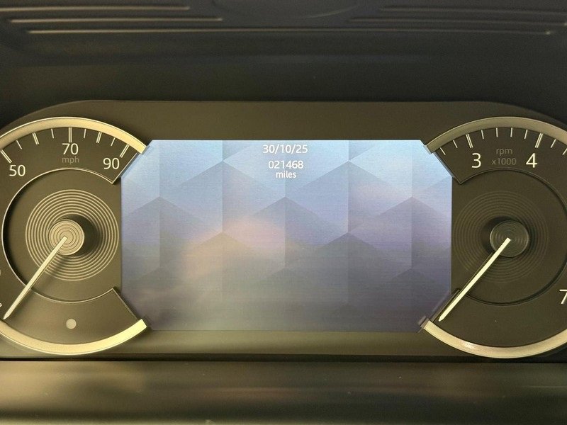 Used 2023 Land Rover Discovery Sport SE image 17