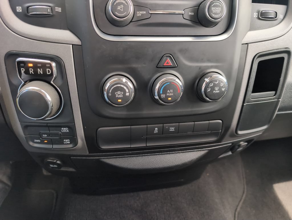 Used 2018 RAM 1500 Express w/ Black Ram 1500 Express Group AWD/4WD image 21