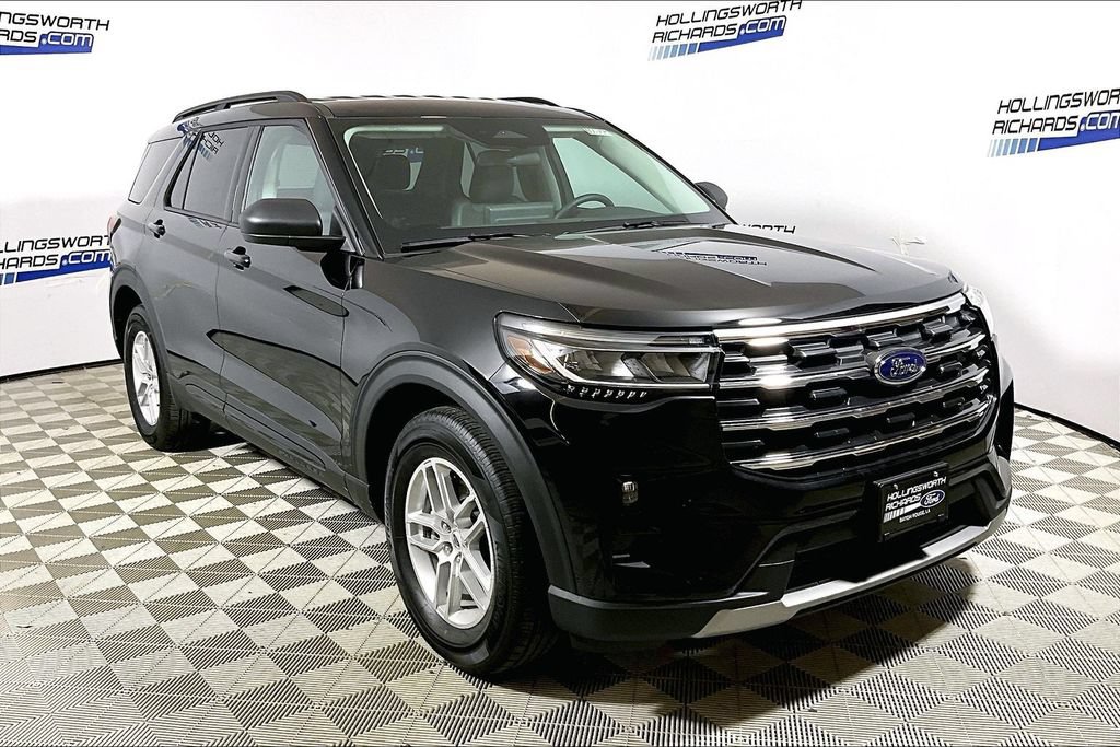 New 2026 Ford Explorer Active w/ Active Comfort Package RWD image 2