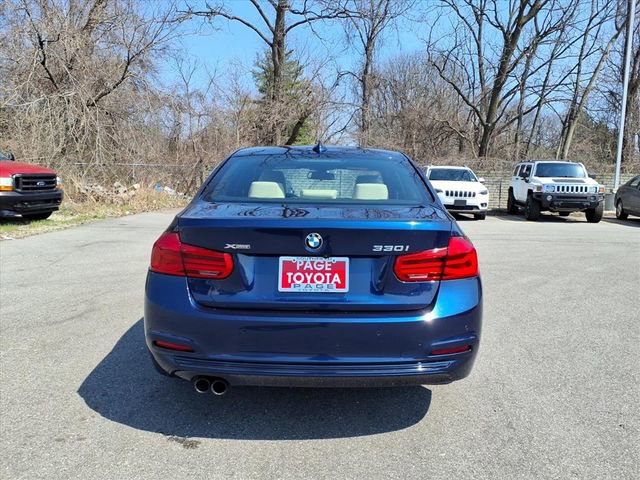 Used 2018 BMW 330i xDrive Sedan w/ Premium Package image 7