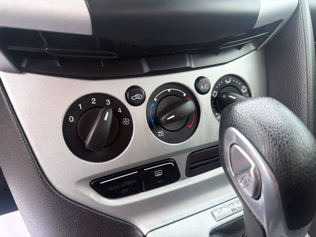 Used 2014 Ford Focus SE FWD image 27
