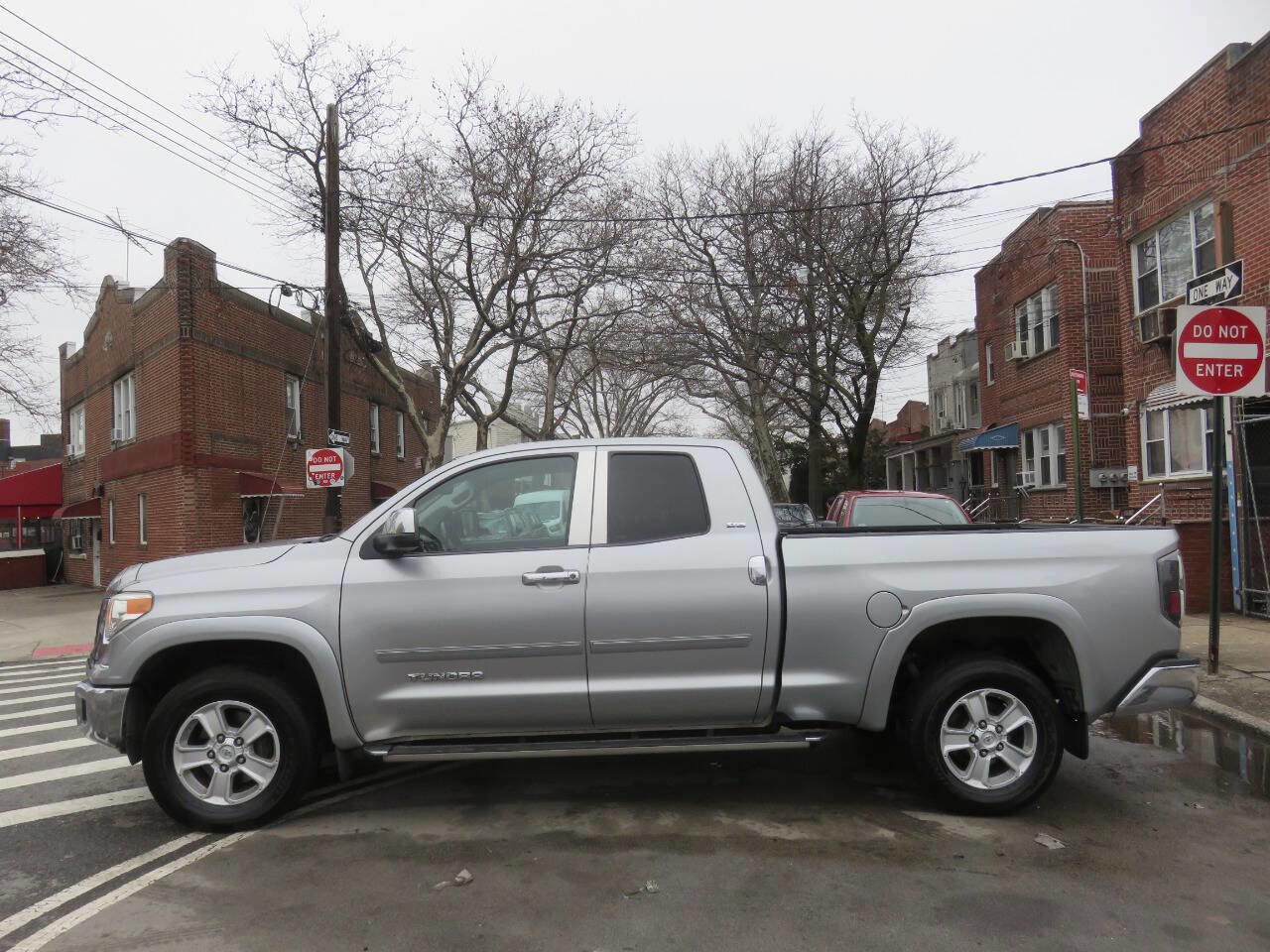 Used 2014 Toyota Tundra SR5 w/ SR5 Upgrade Package AWD/4WD image 6