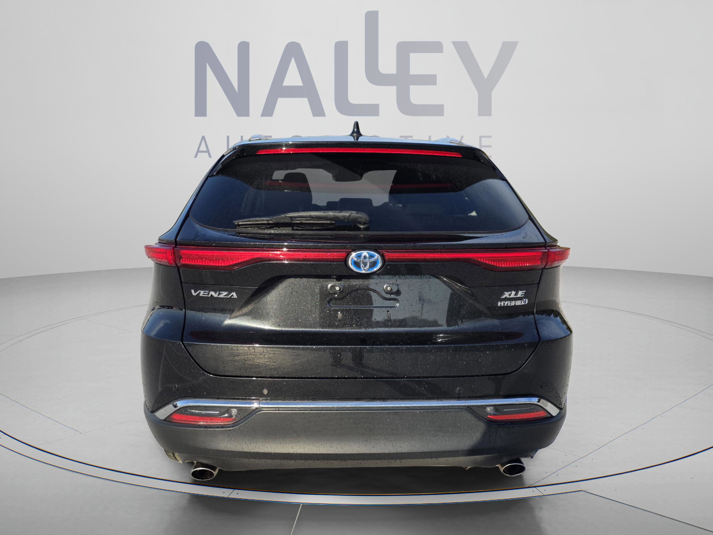 Used 2021 Toyota Venza XLE w/ Softex Package image 4