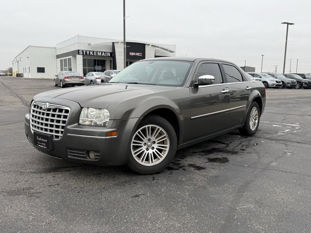 Used 2010 Chrysler 300 Touring image 4