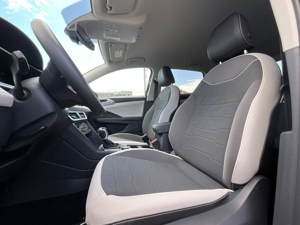 New 2025 Volkswagen Taos SE image 11