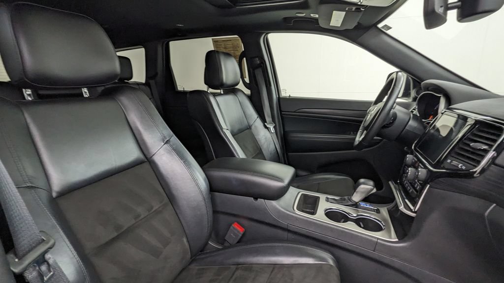 Used 2019 Jeep Grand Cherokee Altitude AWD/4WD image 38