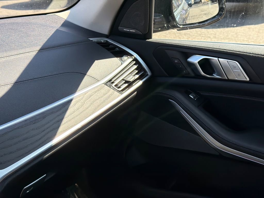 Used 2022 BMW X7 xDrive40i w/ Premium Package image 38