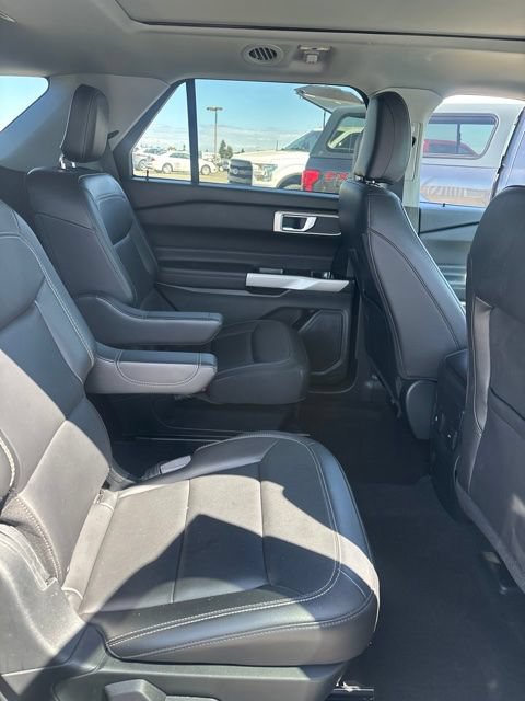 Used 2023 Ford Explorer XLT w/ Equipment Group 202A AWD/4WD image 6