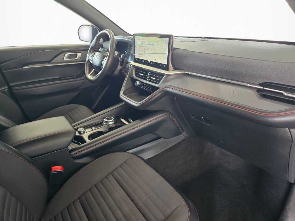 Used 2025 Ford Explorer ST-Line AWD/4WD image 45