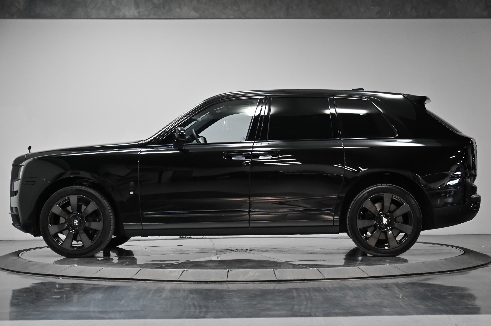 Used 2019 Rolls-Royce Cullinan image 19