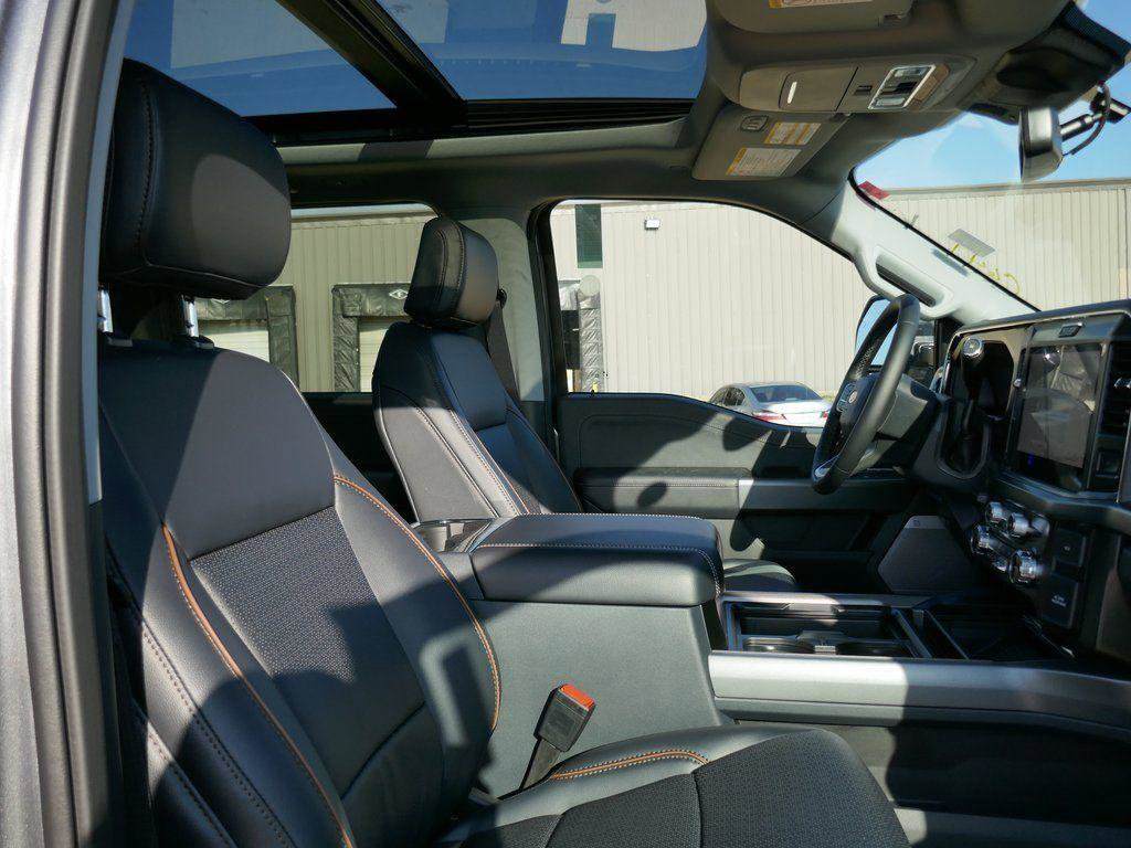 New 2026 Ford F250 Lariat w/ Black Appearance Package image 10