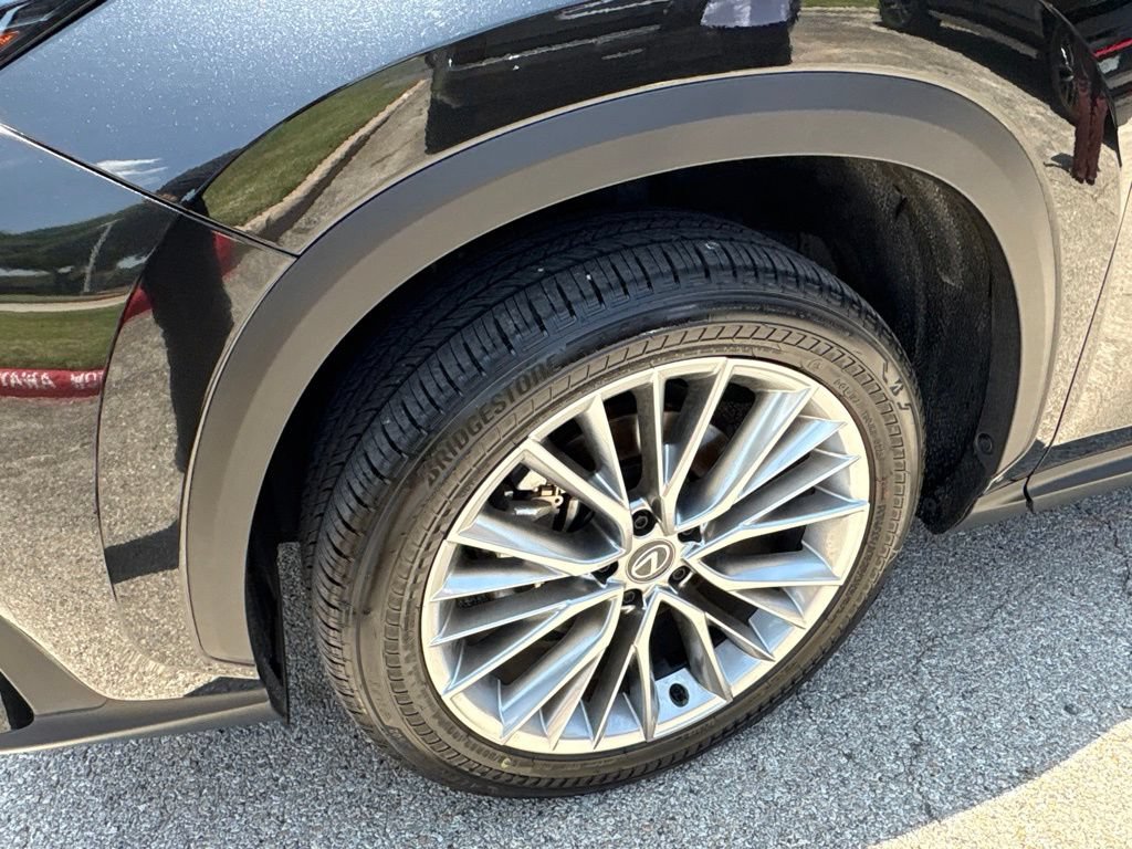 Certified 2025 Lexus NX 350 AWD w/ Premium Package image 9