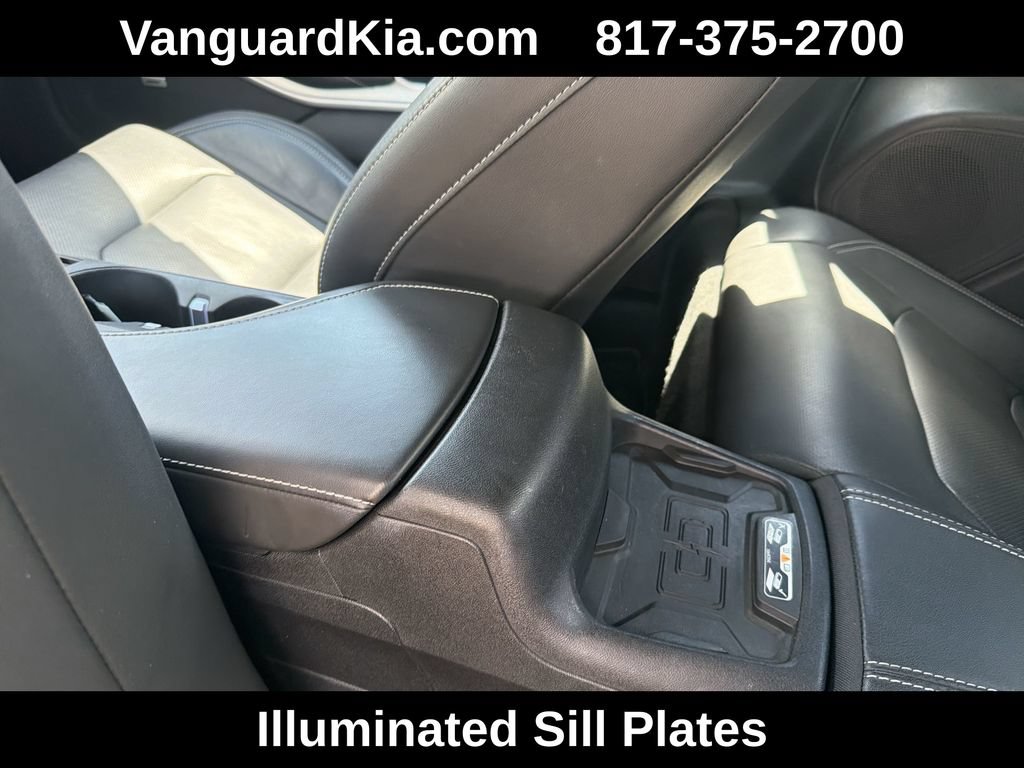 Used 2018 Chevrolet Camaro LT RWD image 26