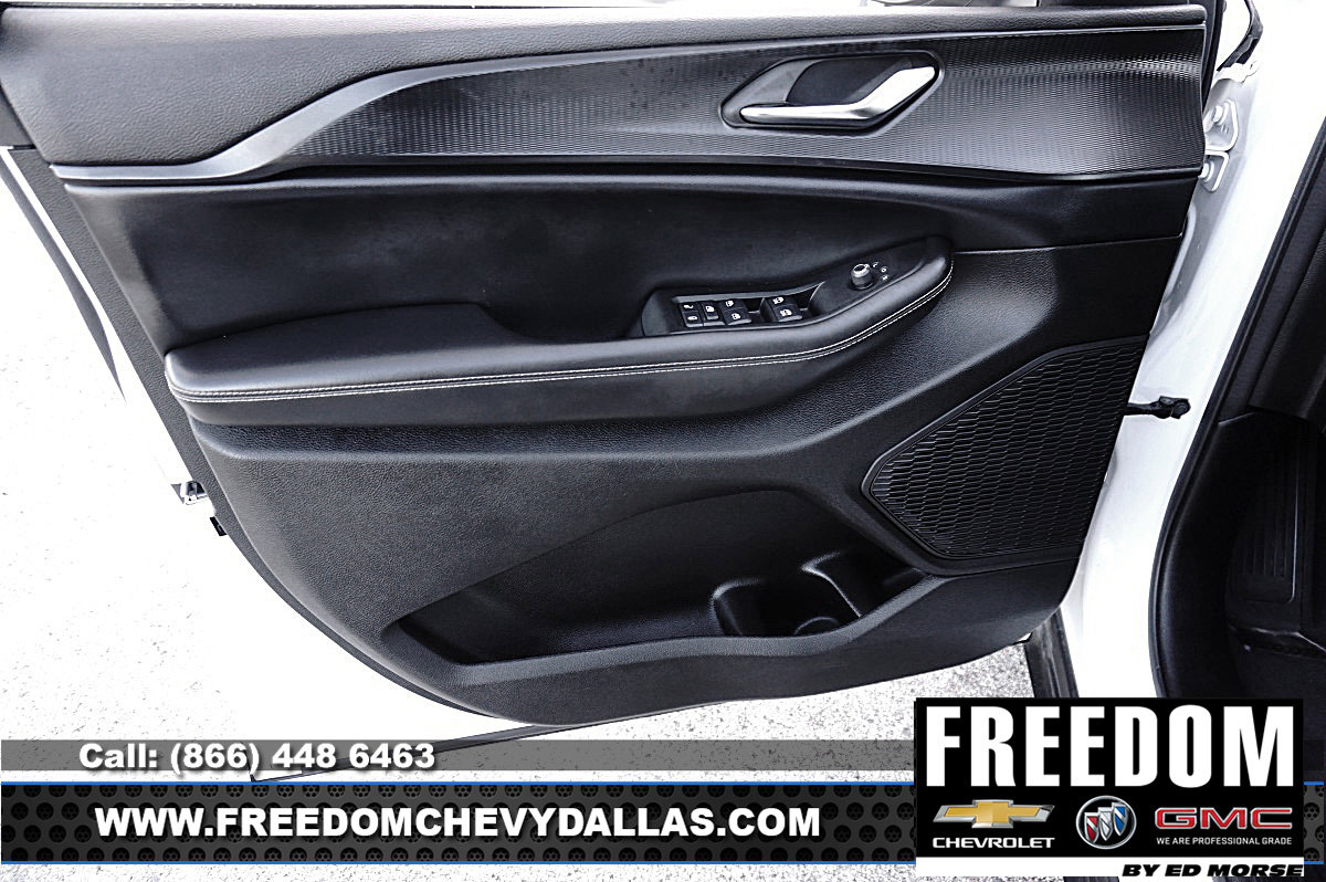 Used 2024 Jeep Grand Cherokee Laredo image 32